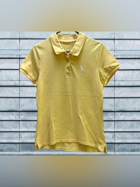 Disney Yellow Polo Women's Short Sleeve Top - Classic Collared Tee L